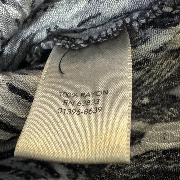 CJ Banks 2X Shirt Top Blue Geometric Short Sleeve Keyhole Scoop Neck Tunic Knit - Picture 6 of 7